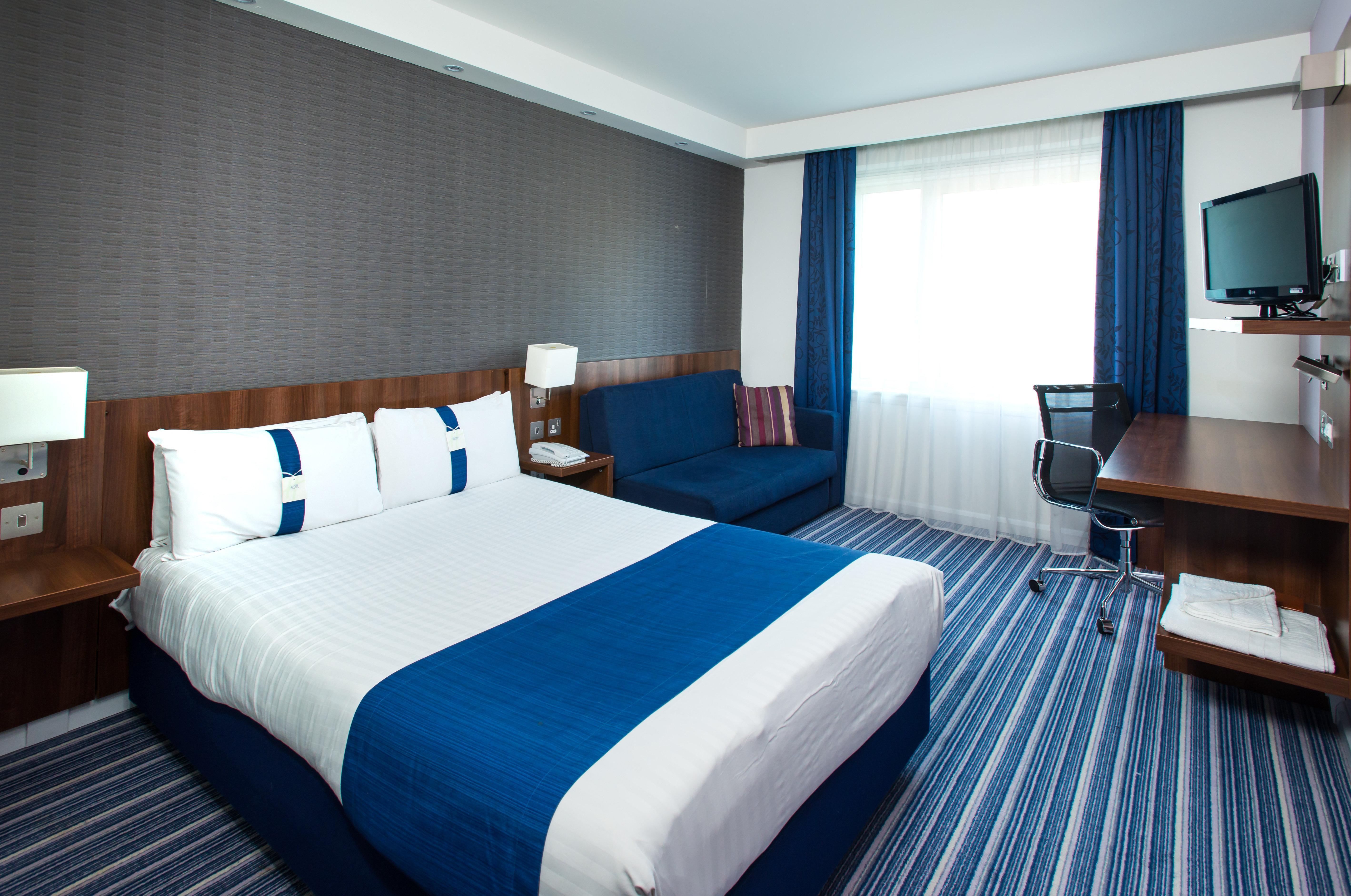 Holiday Inn Express Cambridge Duxford M11 Jct 10 By Ihg Exterior foto