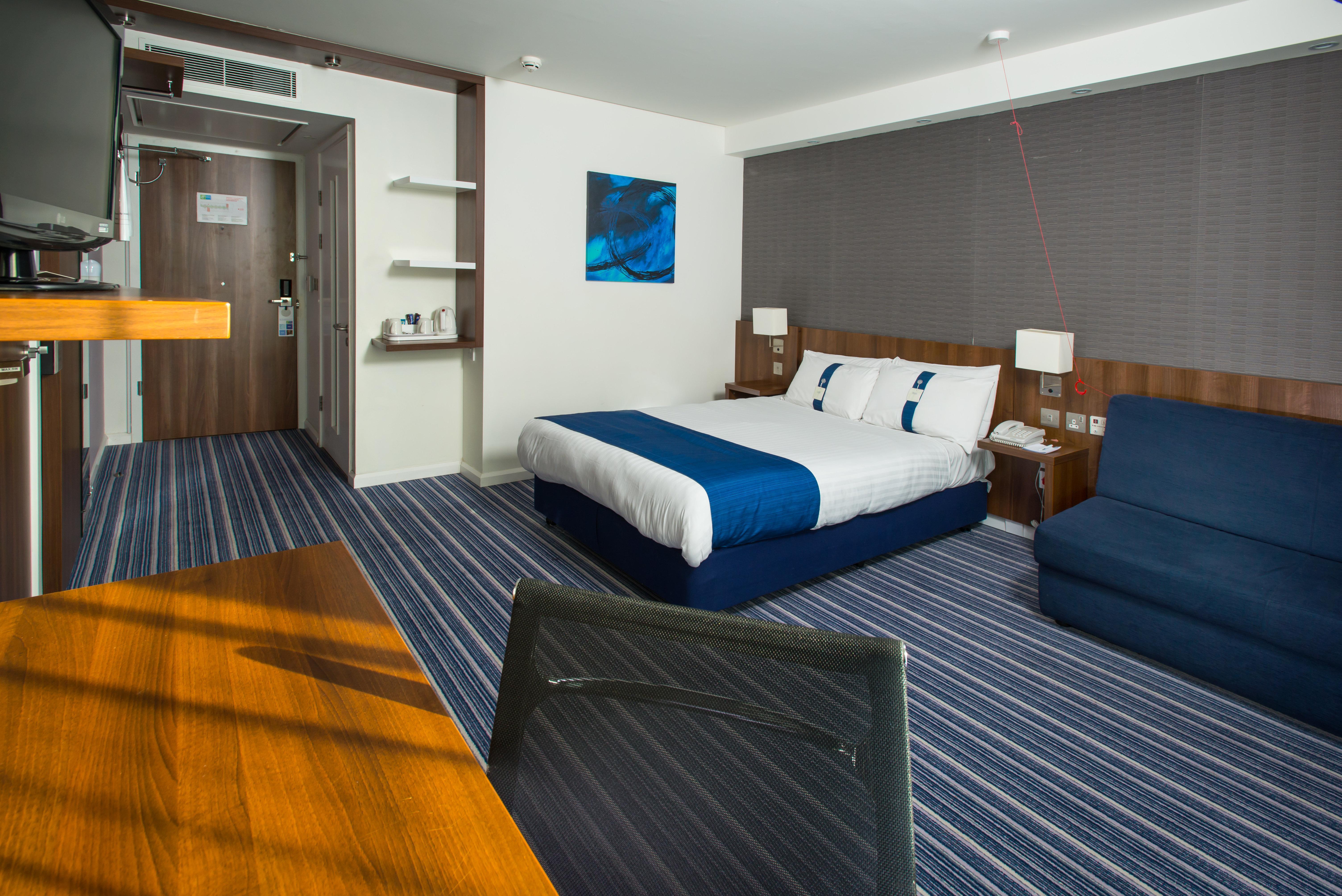 Holiday Inn Express Cambridge Duxford M11 Jct 10 By Ihg Exterior foto